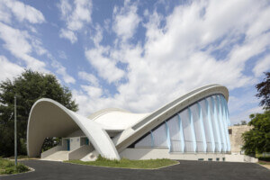 Chatillon Architectes renovated Grande Nef de l’Île-des-Vannes